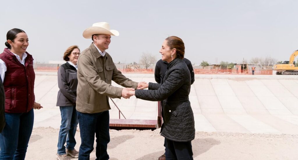 Claudia y Esteban supervisan Distrito 017 en Durango; habrá ahorro de agua y más riego