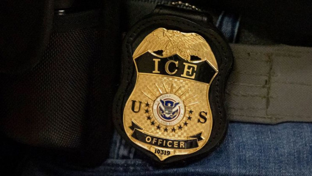 El DHS asegura que no desplegará agentes de ICE en centros de votación