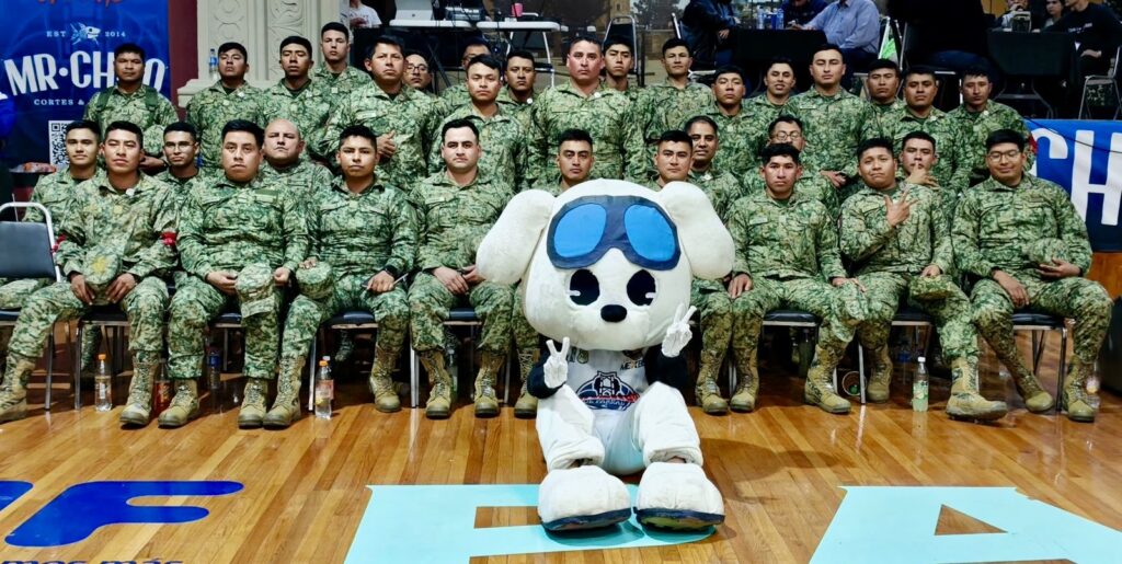 Con uniforme conmemorativo y presencia militar, celebran el Día del Ejército Mexicano en vibrante duelo de básquetbol