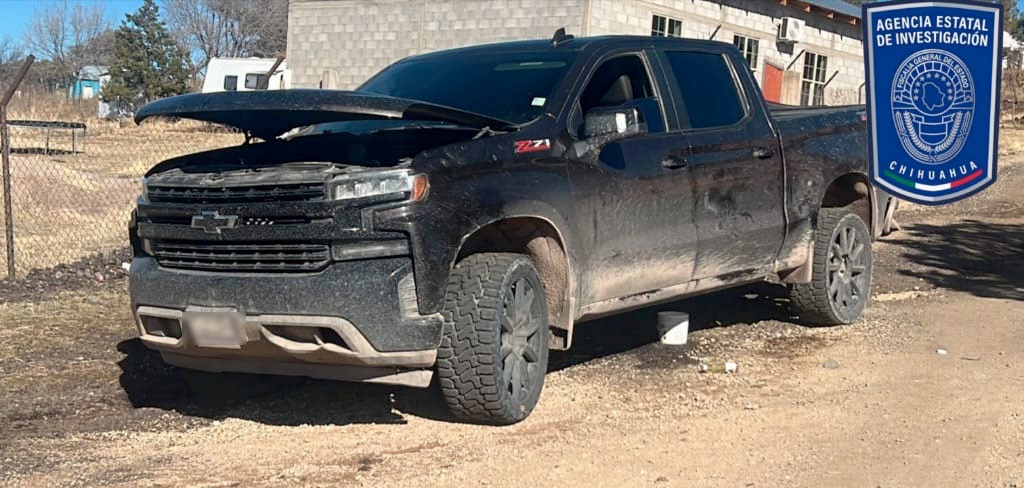 Recuperan en Balleza pick up robada en Juárez