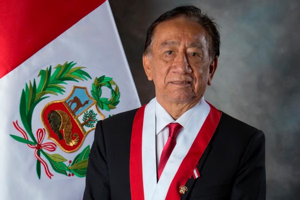 Congreso de Perú elige a José María Balcázar como nuevo presidente interino