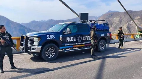 Policía Estatal detiene a cuatro individuos por posesión de sustancias