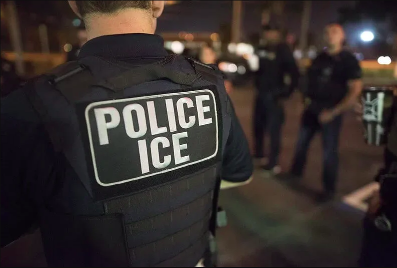 Nuevo México prohibe centros de detención de migrantes