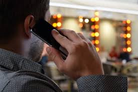Advierten sobre nuevas tácticas de extorsión telefónica en Pueblo Nuevo