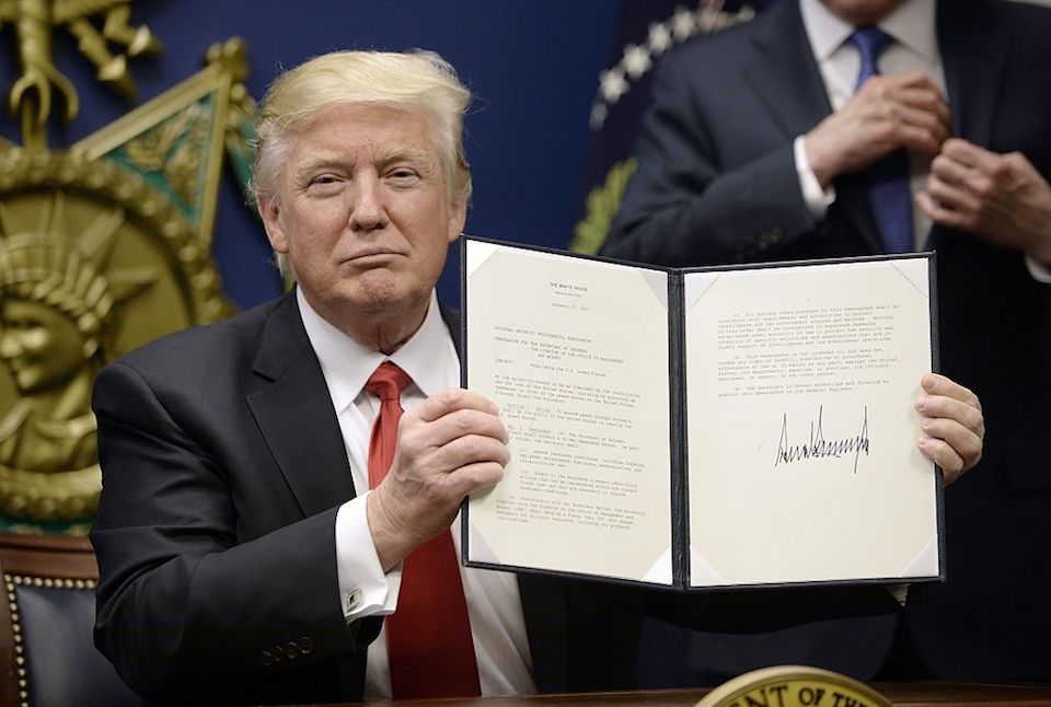 Trump proclama día nacional para víctimas de inmigrantes indocumentados