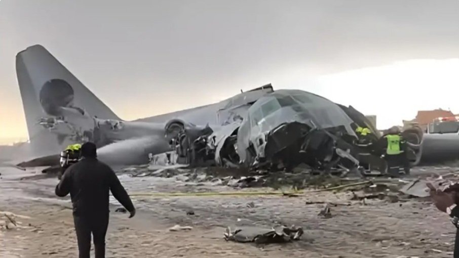 Avión militar con dinero se estrella en Bolivia; reportan 15 fallecidos