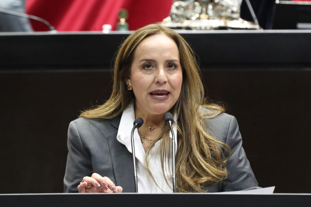 40 horas sí, con dos días de descanso y aguinaldo íntegro: Vero Pérez (PAN)