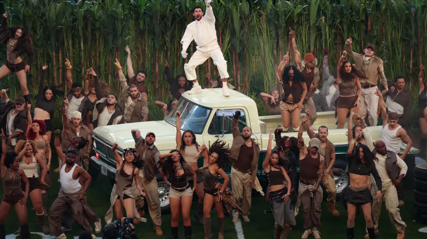 El significado oculto de los símbolos latinos en el Super Bowl de Bad Bunny