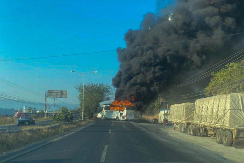 Gobierno de Jalisco pide a ciudadanos no salir de casa tras muerte de El Mencho