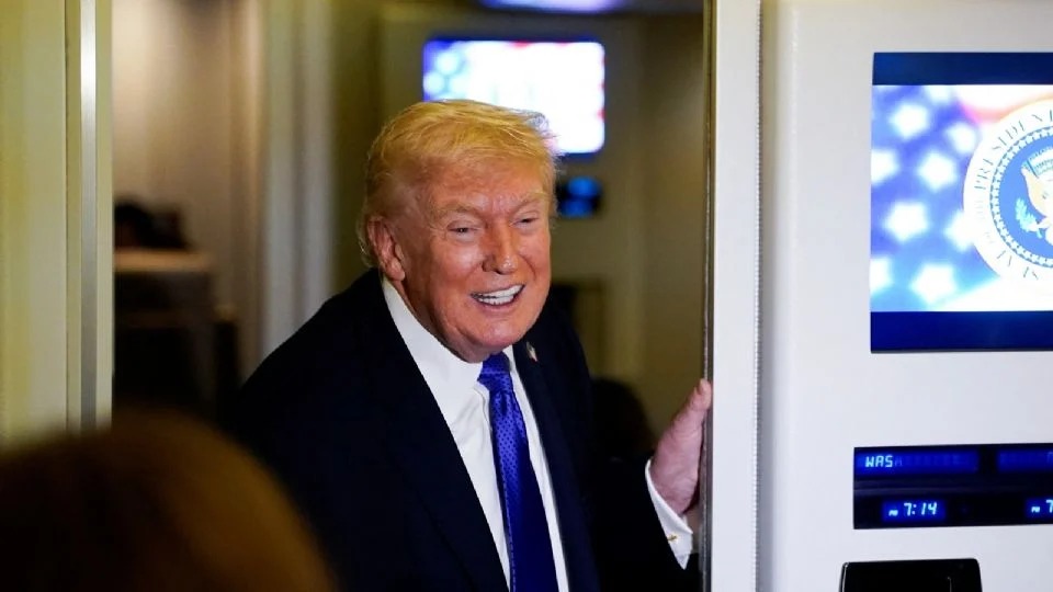Trump se deslinda de Epstein y afirma que fue exonerado del caso