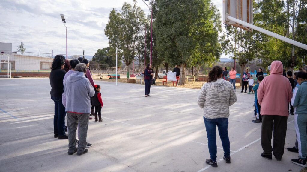 Compromiso para rehabilitar camino a La Estancia, Karen Pérez visita el lugar