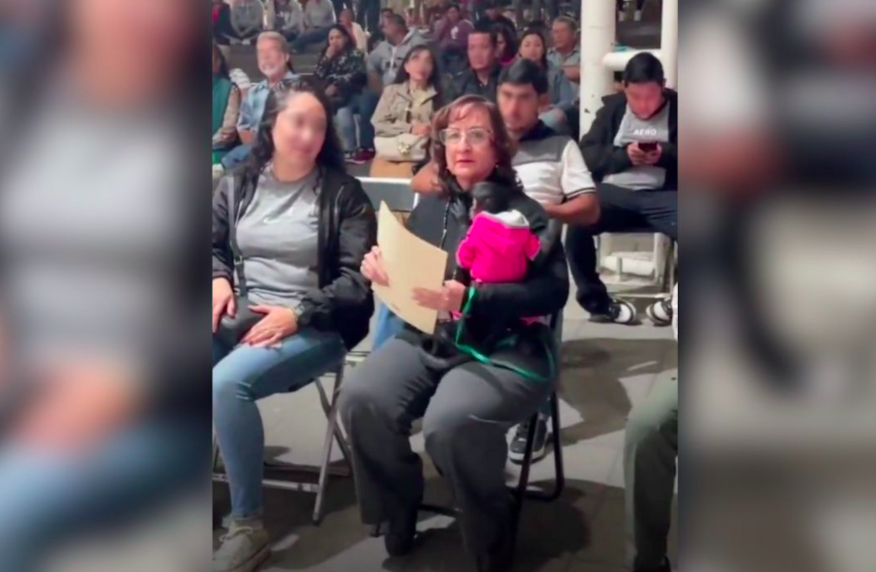 Captan a regidora de Jalisco golpeando a mono araña