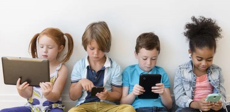 Australia realiza bloqueo masivos de redes sociales a menores de edad; habrá multas