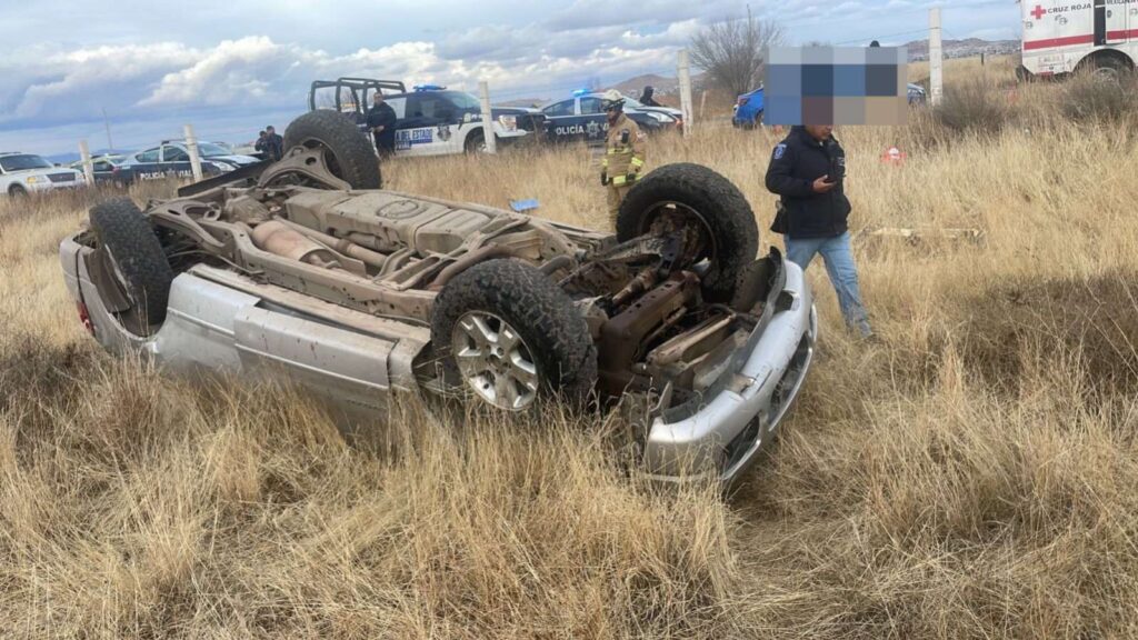 Mueren dos tras volcadura en Cuauhtémoc