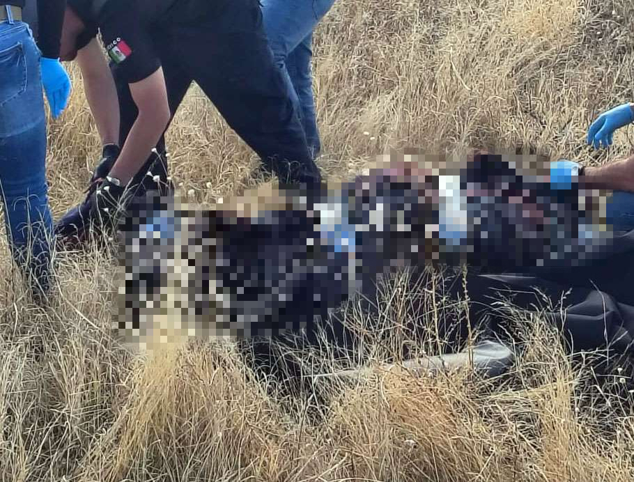Lo hallan envuelto en cobija en carretera a Juárez en Chihuahua