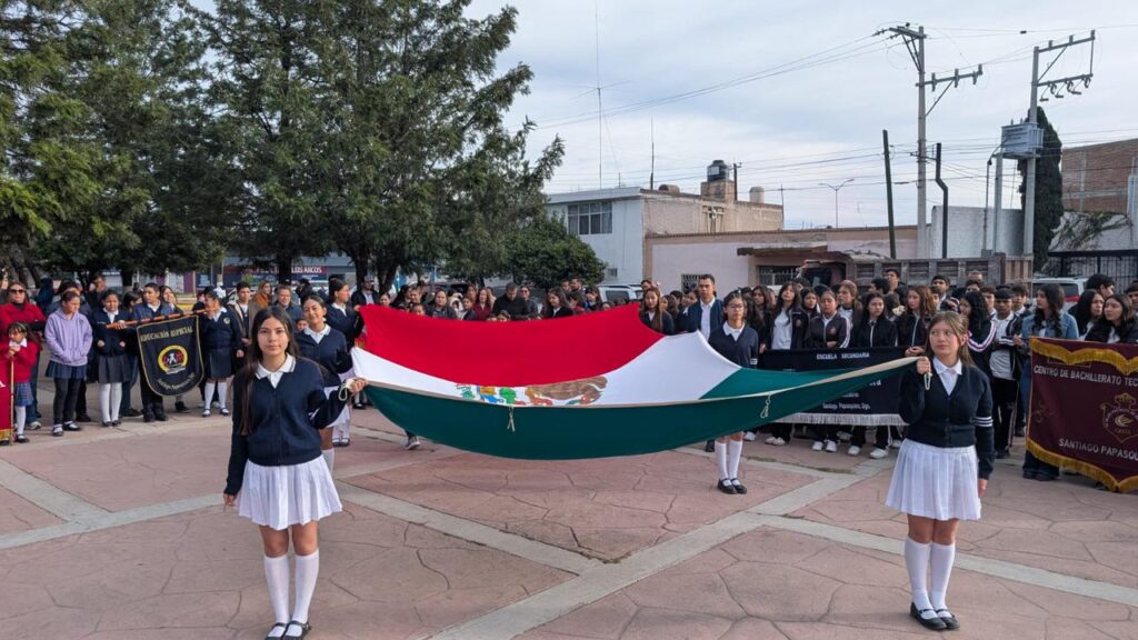 Conmemoran el Día del Ejército Mexicano con acto cívico y convivencia