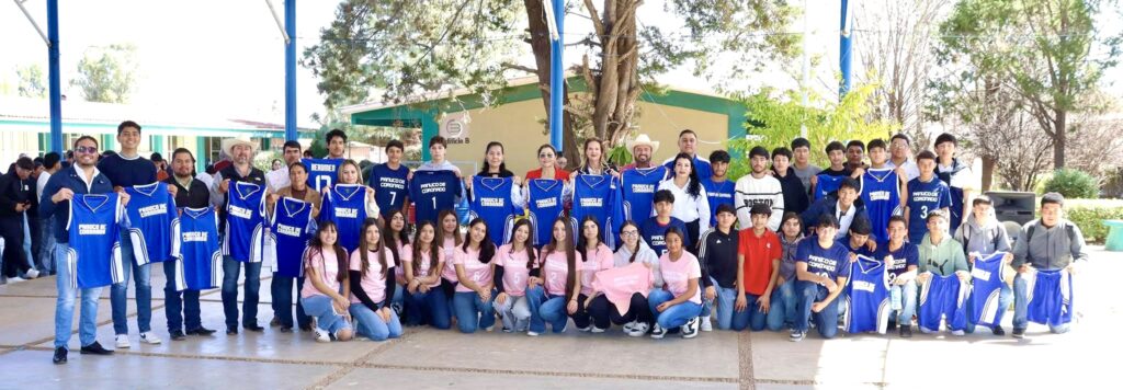 Alcalde Gastón Briseño reconoce logros académicos y deportivos del COBAED 03