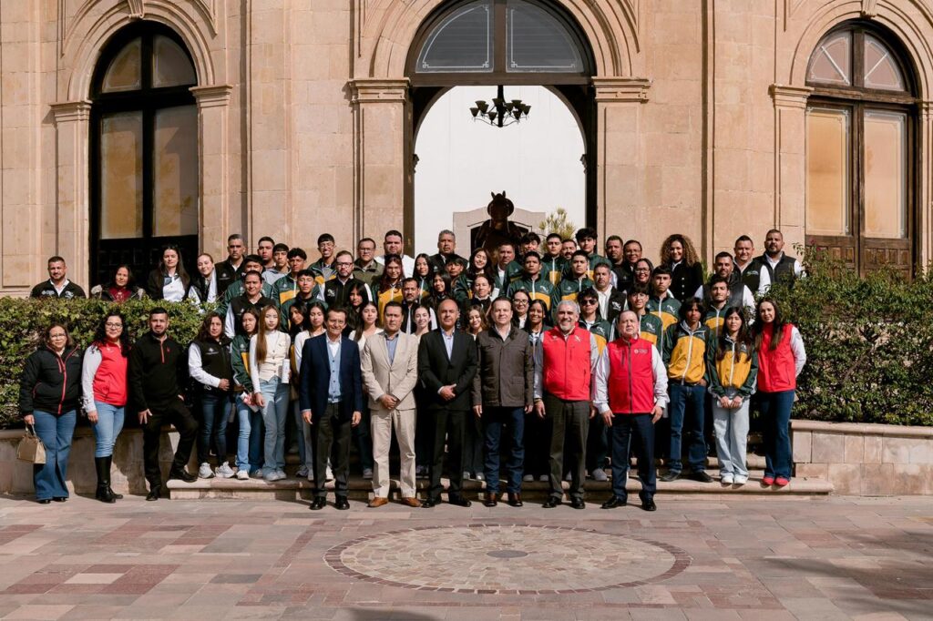 CECyTE Durango primer lugar nacional académico y deportivo 2025; Esteban reconoce a estudiantes