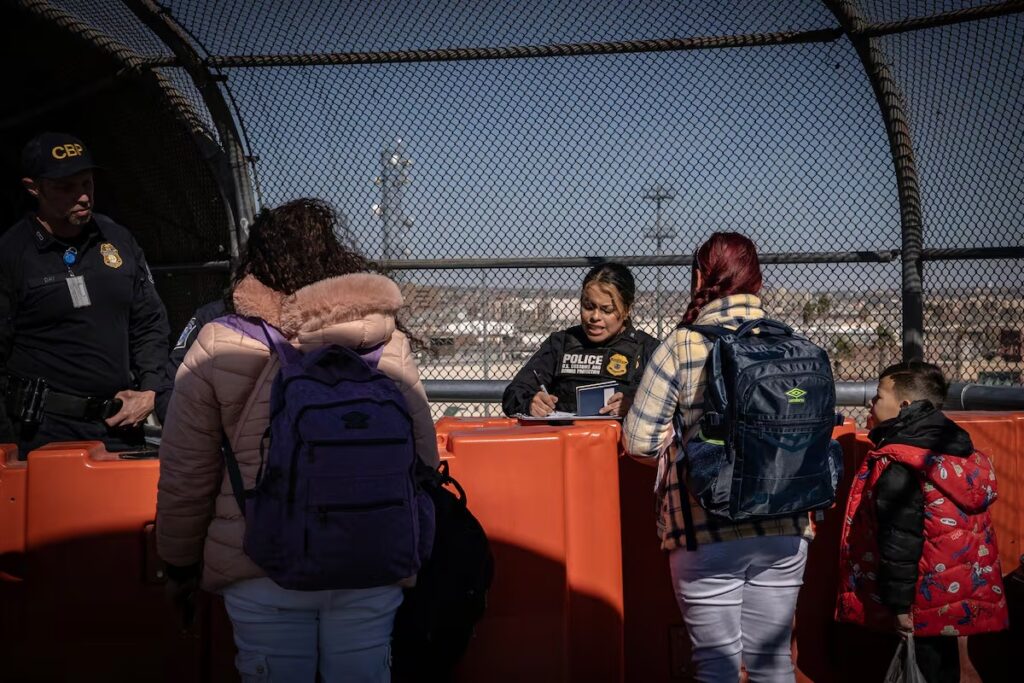 Aumentan redadas migratorias en escuelas y centros laborales bajo mandato de Trump