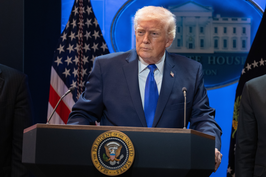 Trump advierte un «mal día» para Irán si fracasan las negociaciones