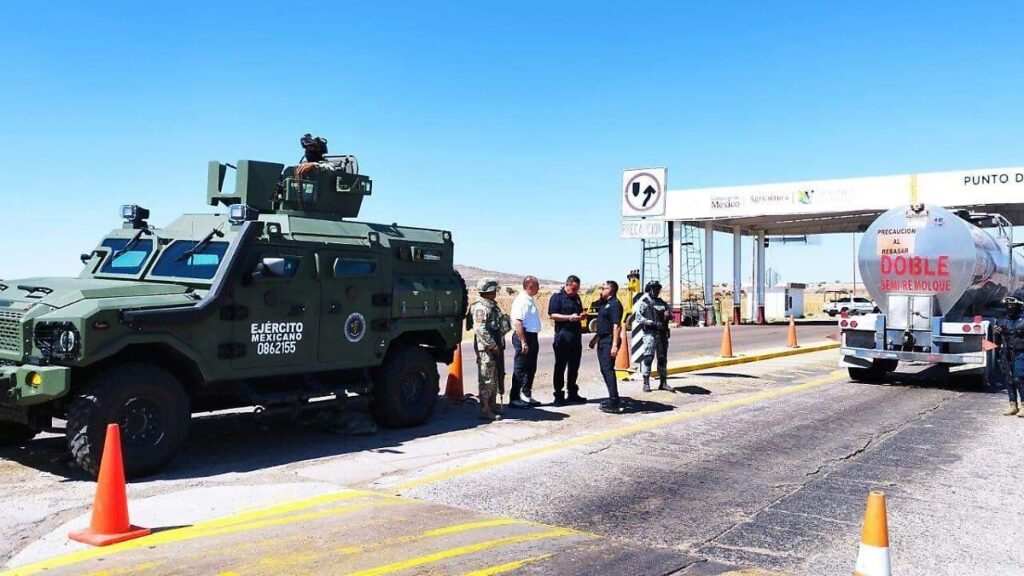 Operativo ubicado en los límites con Zacatecas asegura a pareja con arma de fuego