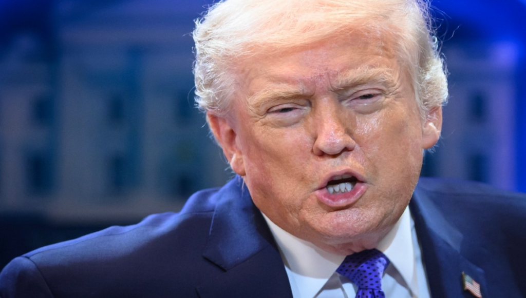 Trump desafía a la Corte Suprema y prepara nueva ofensiva arancelaria