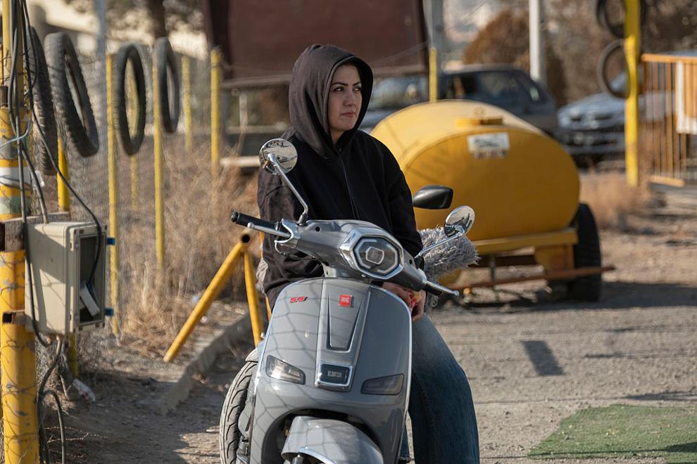 Irán autoriza formalmente a las mujeres a conducir motocicletas tras años de vacío legal