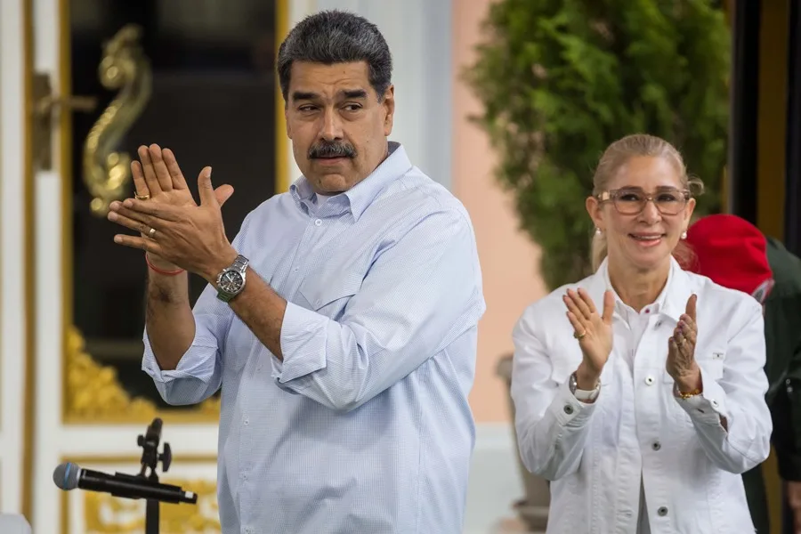 Maduro y Cilia Flores reciben visita consular en prisión de Nueva York previo a audiencia