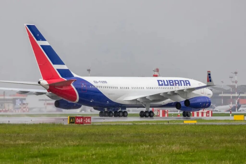 Cuba avisa a aerolíneas que en 24 horas se quedará sin combustible para aviones