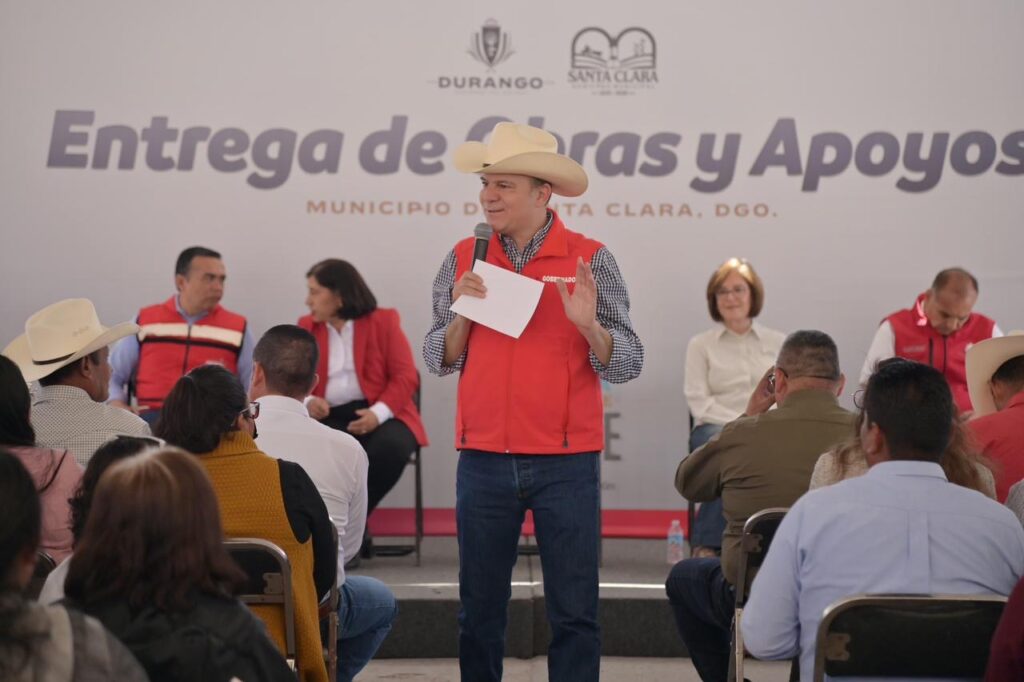 Santa Clara recibe 13 mdp en agua, seguridad y vivienda; Esteban promete más obras