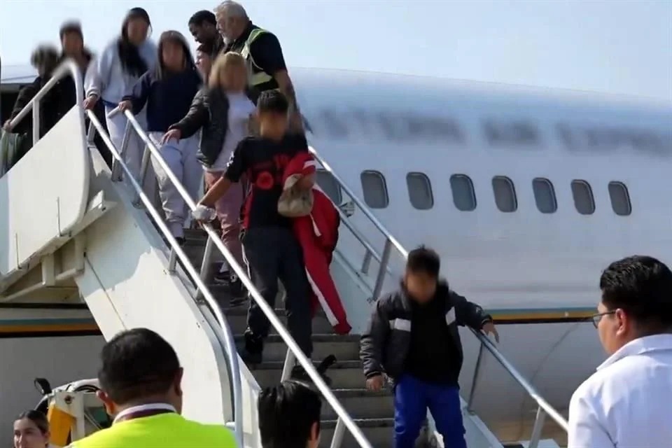 Disminuye 22% la cifra de mexicanos devueltos por EU; es el nivel más bajo desde 2001