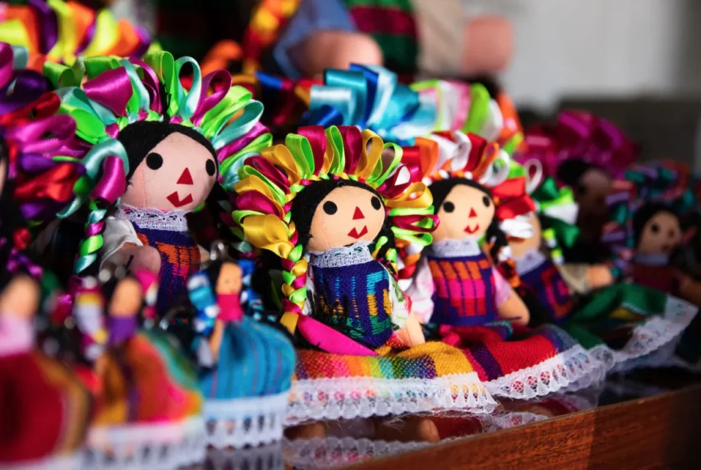 IMPI protege oficialmente a las muñecas Lele y Dönxu, orgullo de Querétaro