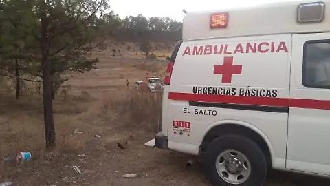 Choca en la carretera libre a Mazatlán y queda herida una pareja