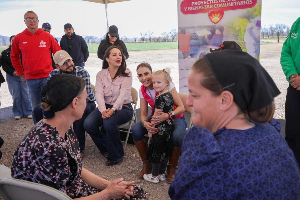 Marisol lleva apoyos gratuitos de salud y alimentación a familias de Nuevo Ideal