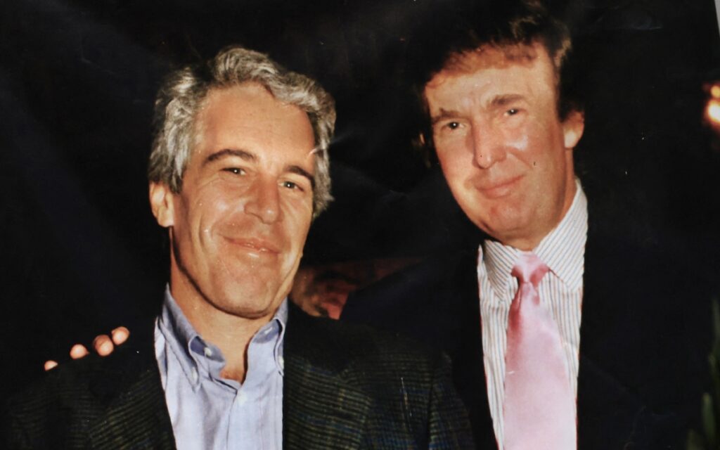 Trump pide dejar atrás el escándalo Epstein para enfocarse en otros problemas