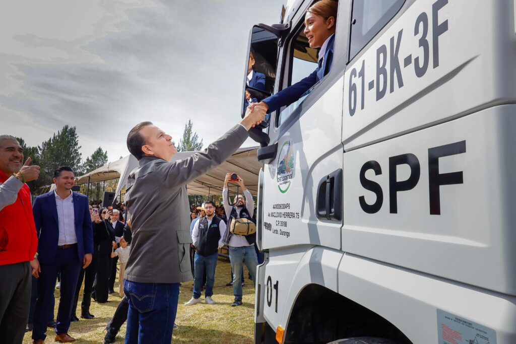 CECyTED Durango forma jóvenes empresarios del autotransporte y marca pauta nacional