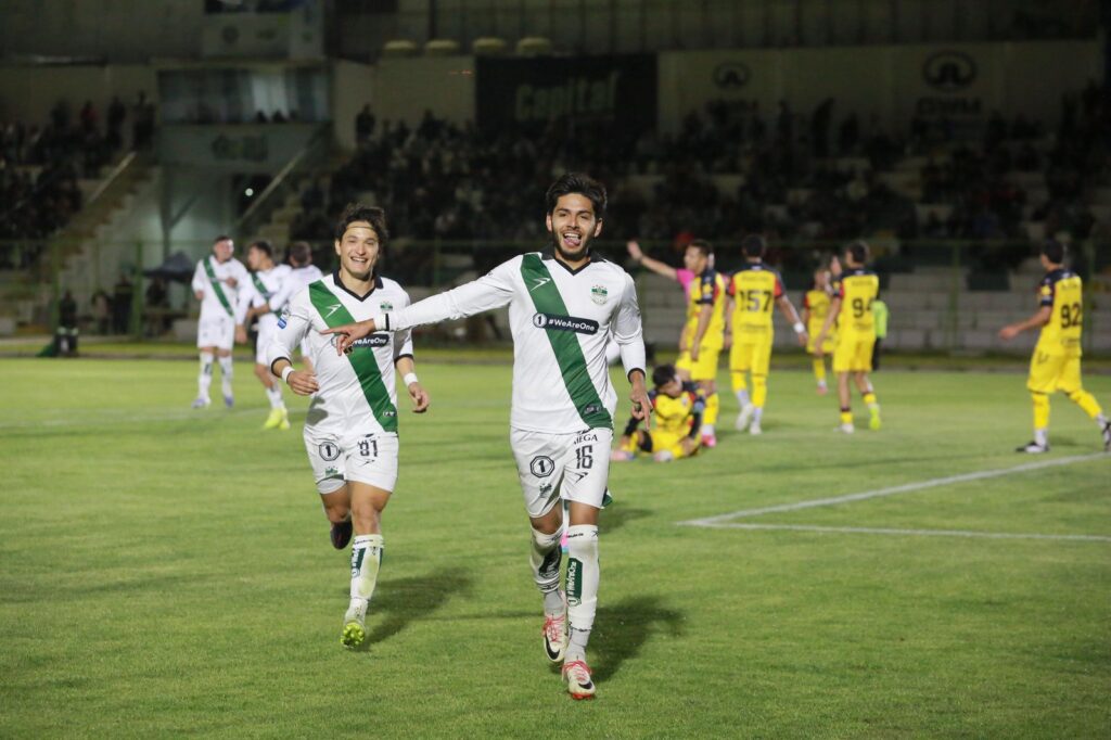 Alacranes de Durango afianza su liderazgo tras vencer a Leones Negros