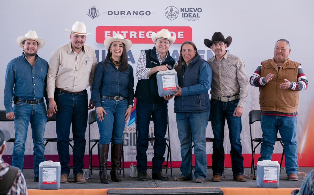 Más apoyo al campo en Nuevo Ideal: Esteban entrega semilla de avena y baños garrapaticidas