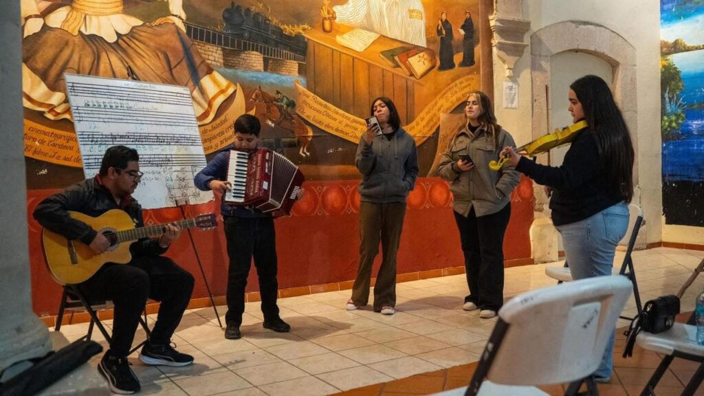 El legado musical continúa, Casa de la Cultura de Santiago ofrece clases de música
