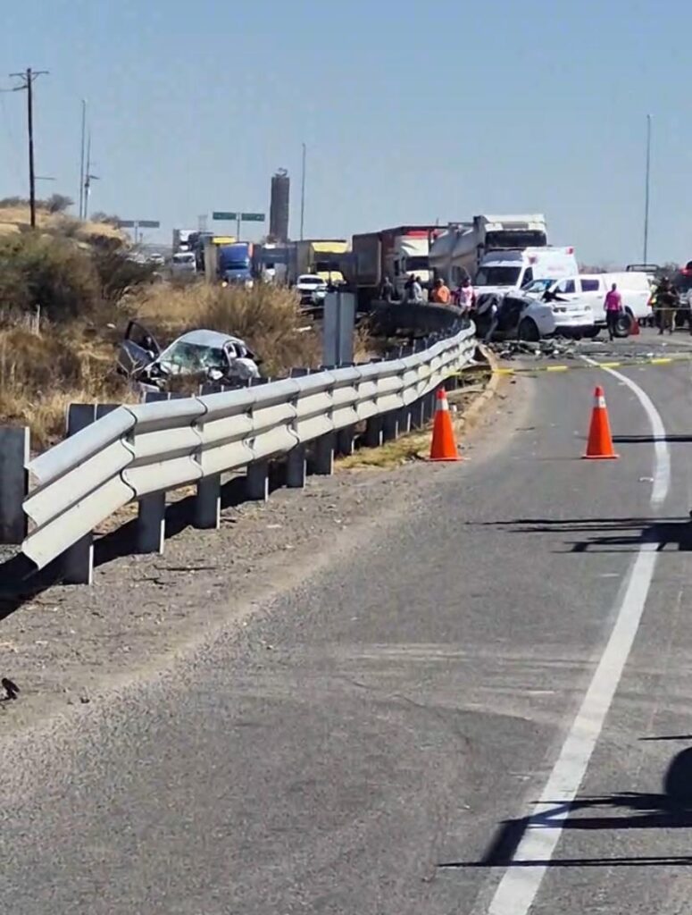 Mujer le sigue los pasos a tres que fallecieron en el mismo accidente