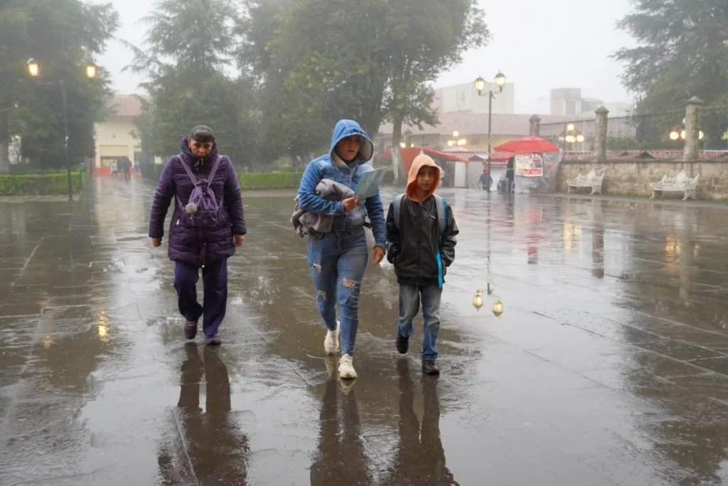 ¡Adiós al calor! Frente frío 34 sacudirá al país con lluvias y vientos de hasta 80 km/h