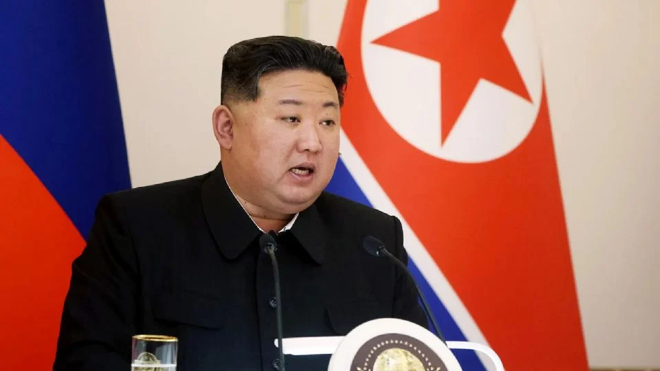 Kim Jong-un anuncia fortalecimiento militar sin precedentes en Corea del Norte