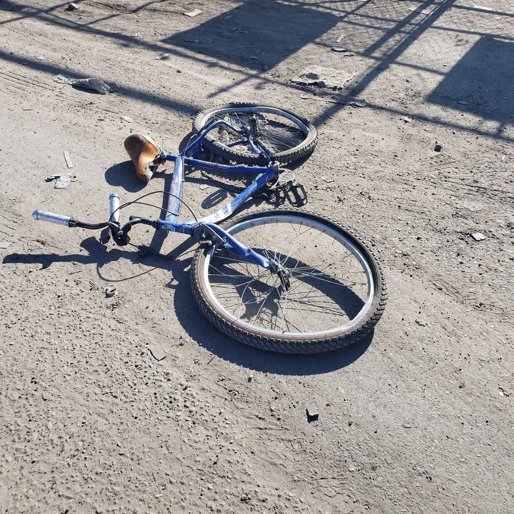 Ciclista al parecer alcoholizado pierde la vida tras caer de su bicicleta