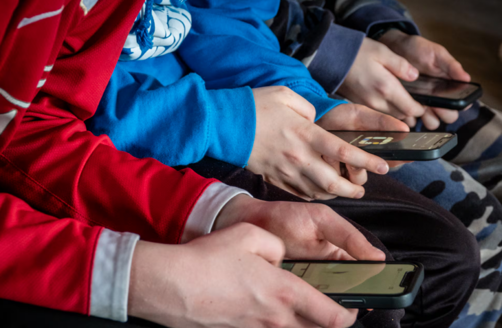 Alemania podría restringir el acceso de los niños a las redes sociales