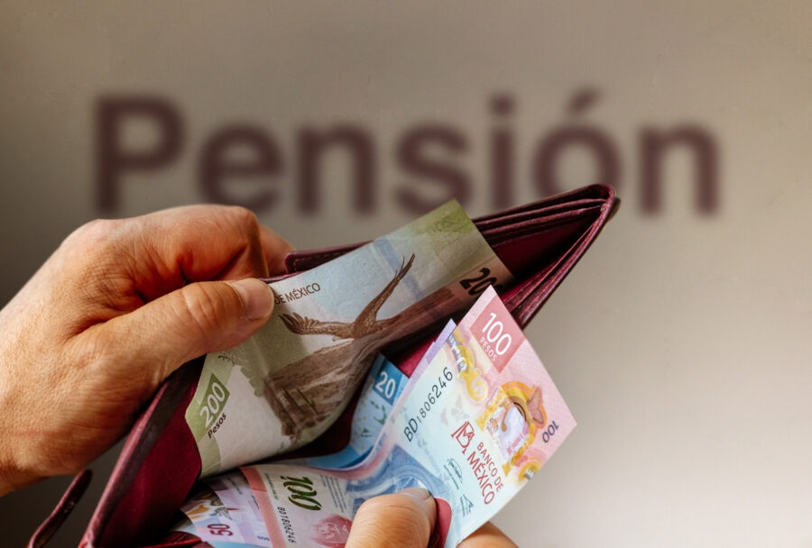 Corte prohíbe acumular pensión por viudez y riesgo laboral del ISSSTE