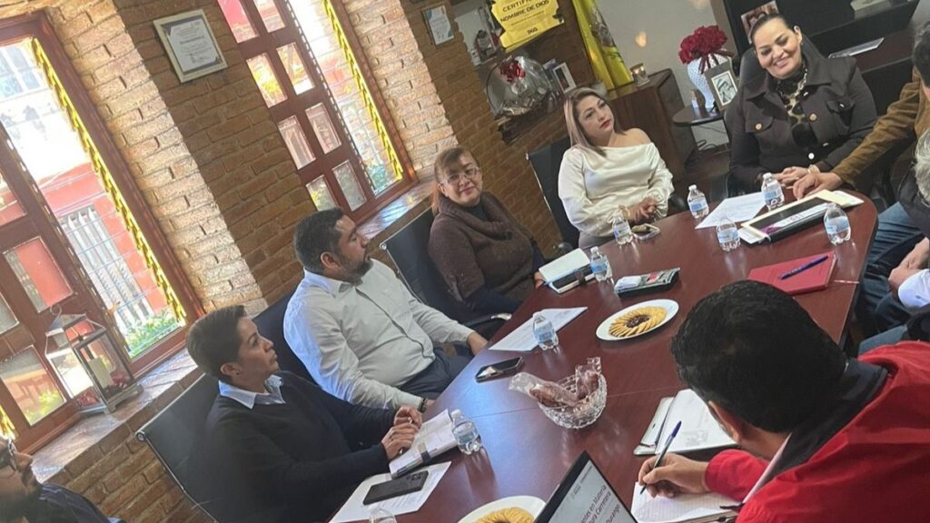 Coordinación Estratégica para el Progreso de Nombre de Dios; en reunión con la SICT