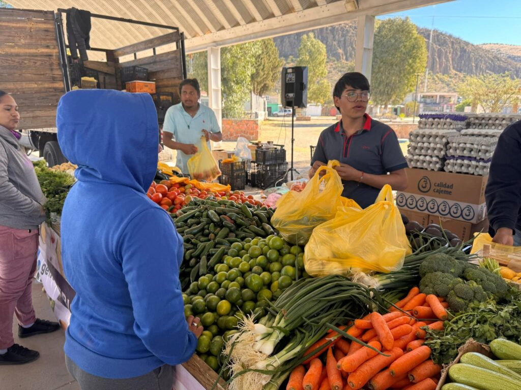 Amplían “Mercadito con Valor” para atender pobreza alimentaria en Durango