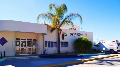Adulto mayor y joven lesionados por sus compañeros de parranda