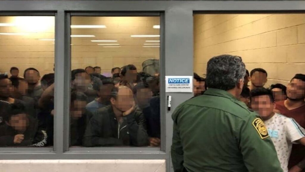 Migrantes piden ser deportados ante meses detenidos en condiciones inhumanas
