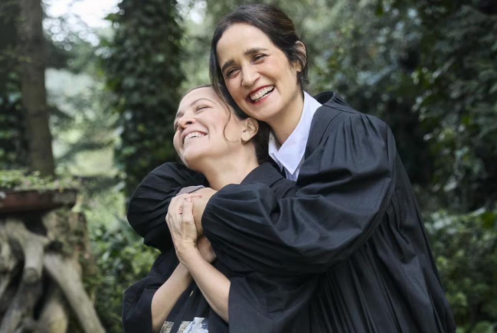 Julieta Venegas y Natalia Lafourcade celebran la sororidad con “Tengo Que Contarte”